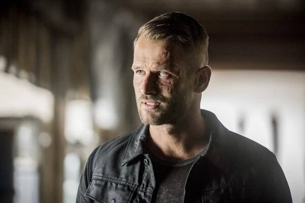 Johann Urb - Arrow - Padneme - Z filmu