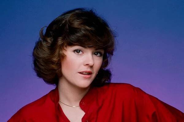 Rebecca Balding Promotional Photo For 'Makin' It'