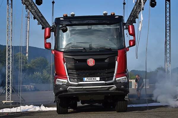 Tatra Trucks loni zvýšila tržby na 9,67 miliardy korun a vrátila se k zisku