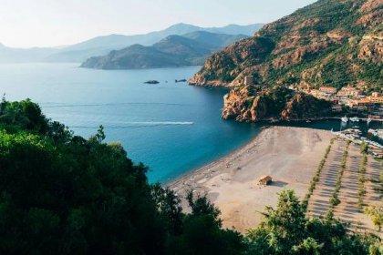 Městská knihovna nabízí virtuální výlet na Korsiku