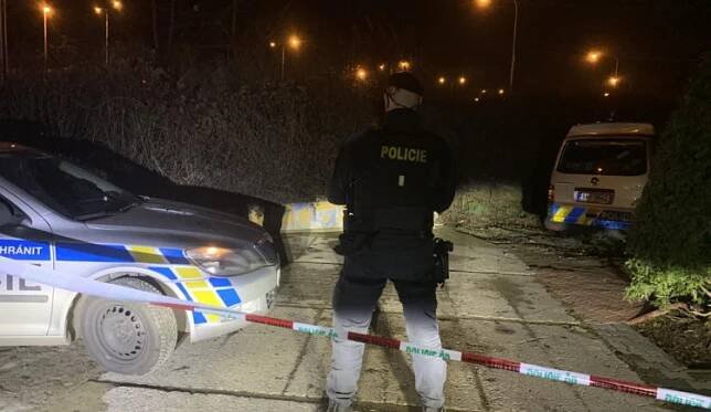 Rodinná tragédie ve Valašském Meziříčí: dvě vraždy a sebevražda. - Valašské zprávy