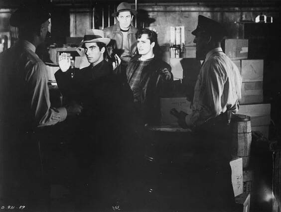 Zaklepej na něčí dveře - Z filmu - Dewey Martin, John Derek