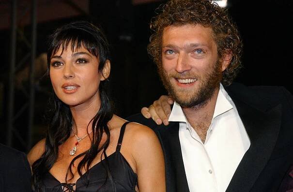 Monica Bellucci slaví 60: „Jak tělo klesá, duše roste!“ Nedrží diety, nechodí na plastiky a je nádherná