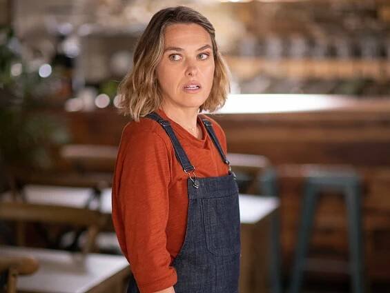 Beyond Paradise star Sally Bretton rushed to hospital "in pain" while filming another hit BBC show