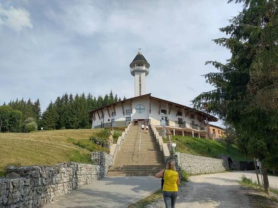 Vrch Živčáková - poutní místo