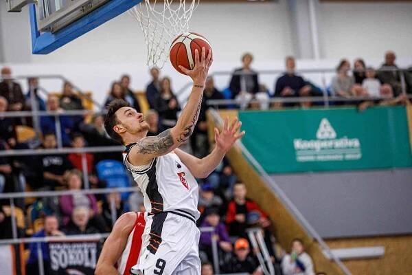 Pohárová středa nabízí basketbalové derby. Potrápí Hradec favorizovanou Beksu?