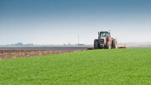 Europoslanci chtějí přiškrtit peníze pro Agrofert a další zemědělské velkofirmy. Požadují, aby dostávali méně dotací