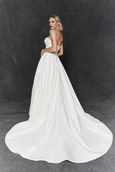 Justin Alexander wedding dress in Paris - Metal Flaque Bridal Shop Paris