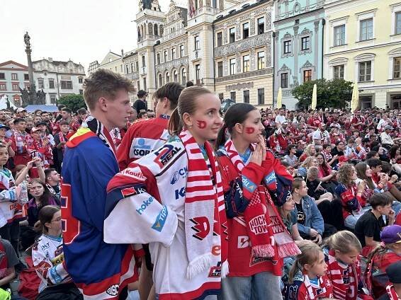 FOTO: Večer, na který Pardubice nezapomenou. Fanoušci prožili finále naplno