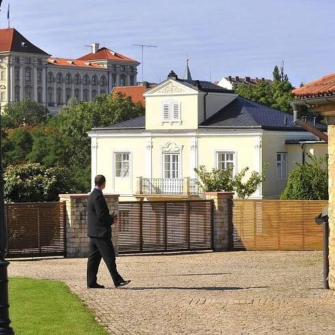 Ze Stodůlek do vily po Klausovi: prezident už ví, kde bude bydlet