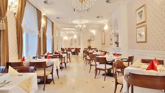 V hotelové restauraci si můžete vychutnat vaše snídaně i večeře. 