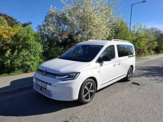 Test: Plug-in hybridní Volkswagen Caddy Maxi je ideálem pro všechny, co rádi dobíjejí | Autanet.cz 