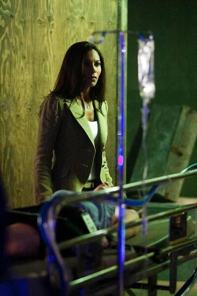 Heuréka – město divů - Přetvářka - Z filmu - Salli Richardson-Whitfield