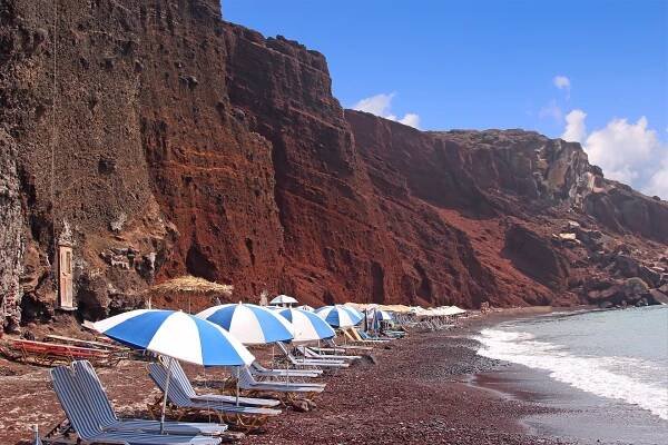 santorini-plaz-kokkini-paralia-slnecniky