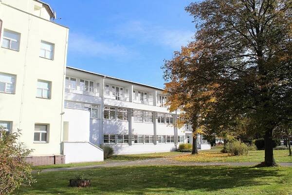 Karvinský Darkov. Lesk i bída čtvrti, kde jsou lázně, „moře“ a povede tu obchvat