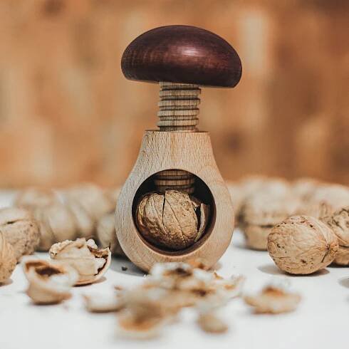 Louskáček na ořechy otevřený Creative Home hnědý - Allegro