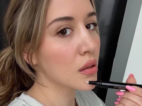 The Victoria Beckham Concealer Pen Is the Only Thing That Erases My Dark Circles