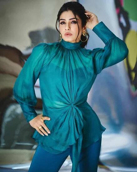 Raveena Tandon : Net Worth, Height, Weight, Age, Affairs, Wiki, Facts and Figures 2