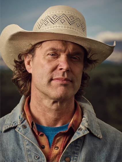 Walking The Floor – Walking The Floor with Chris Shiflett
