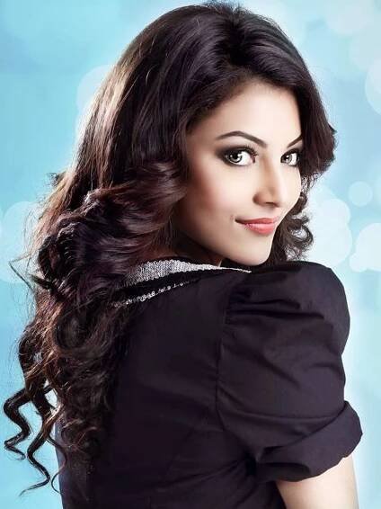 Urvashi Rautela HD Wallpapers