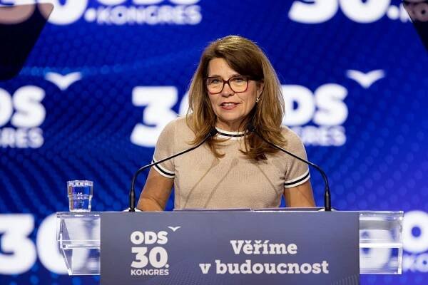 INFO.cz: Zfušované pruhy na Plzeňské či odsunutí ve sportovních dotacích