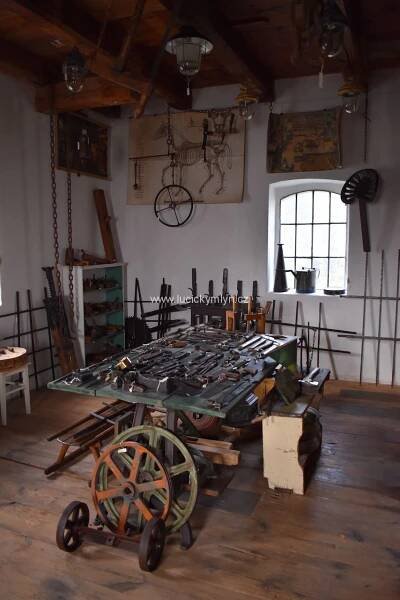 Historická truhlářská hoblice - ponk