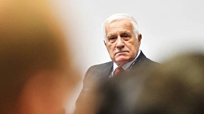 Marod Václav Klaus. Jak prezident aktuálně bojuje s koronavirem?