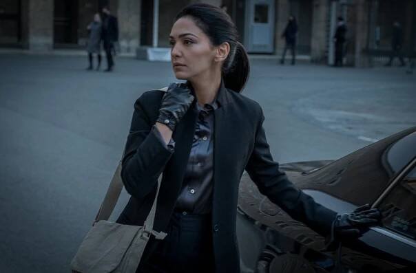 Nazanin Boniadi - Dva světy - The Sincerest Form of Flattery - Z filmu