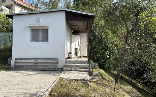 Nabízíme k prodeji zahradu se zděnou chatkou v obci Blansko
