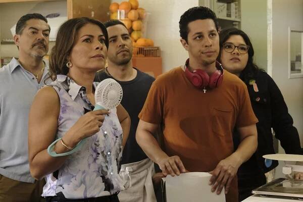 The Baker and the Beauty - Pilot - Z filmu - Carlos Gómez, Lisa Vidal, Victor Rasuk, David Del Rio, Belissa Escobedo