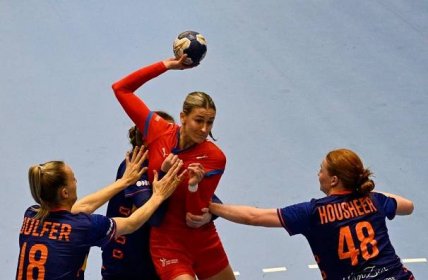 Házenkářky v kvalifikaci mistrovství Evropy poprvé ztratily body, o jednu branku podlehly Nizozemsku