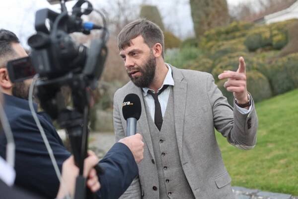 FOTO: Cyril Navrátil na svatbě sestry Agáty Hanychové nemohl chybět. – stránka 11