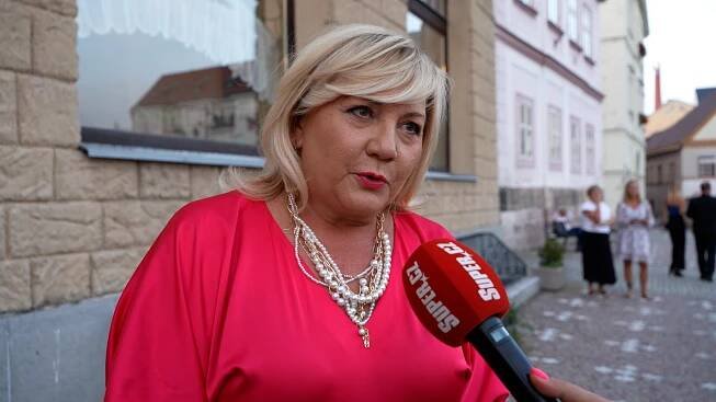 Pekarová Adamová a Schillerová ve válce: Na odchod šéfky Sněmovny vznikla petice. Vaše ostuda, bránila se předsedkyně