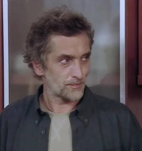 Tomáš Hanák v seriálu Dobrá čtvrť (2005-2008, režie Karel Smyczek, 1. díl)