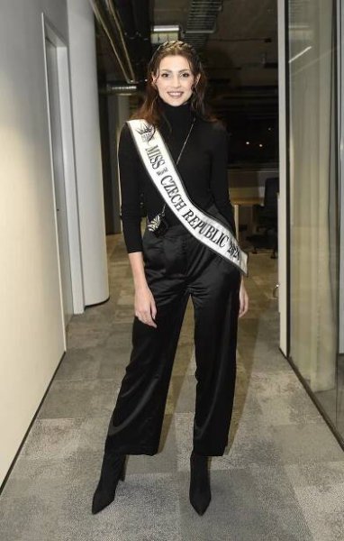 Covidová královna krásy. Nejvyšší Miss v historii odhalila v karanténě tajemství vztahu