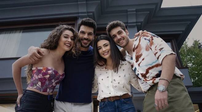 Cemre Baysel, Tolga Mendi, Özge Yağız, Emre Bey - Mé lepší já - Z natáčení