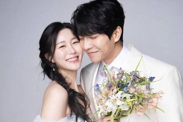 Lee Seung Gi a Lee Da In se vzali. Místo líbánek však budou pracovat