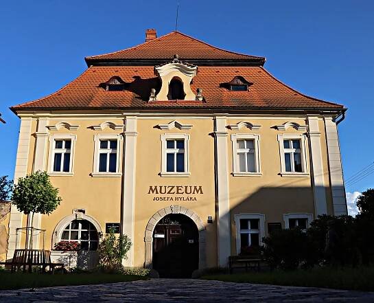 FRÝDLANT – Výlety – Obří sud, zámek Frýdlant a další poklady
