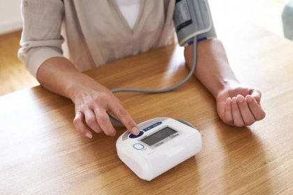 Ideální krevní tlak a správné měření tlaku (+ tabulka podle věku)