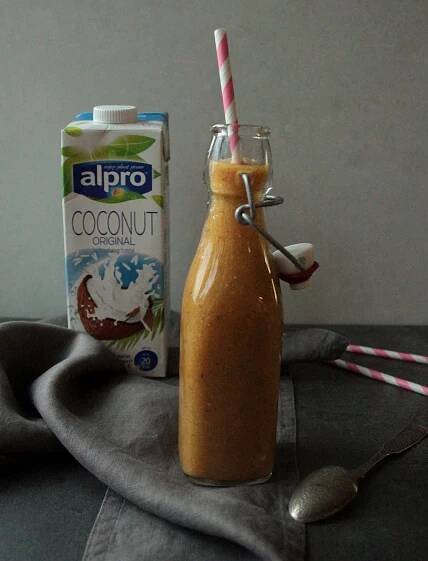 Mangovo-špenátové smoothie s chia a goji - Carujeme.cz