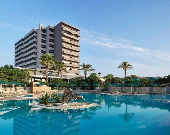 Bazén v ubytování Esperos Mare Resort & Spa nebo v jeho okolí