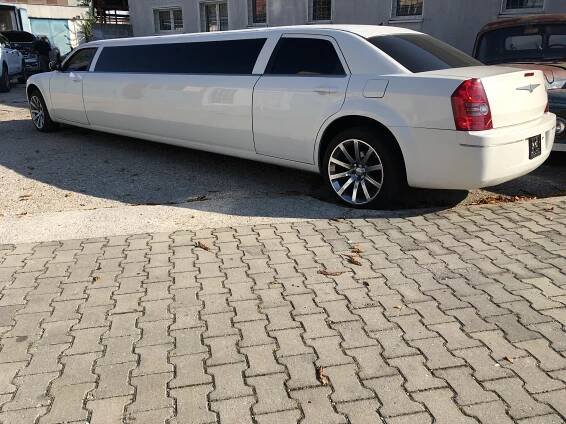 Chrysler Limuzína *EXCURSION* | TuningHiFiShop