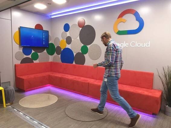 Visiting Knorr-Bremse with the Google Cloud Truck | Insights | Ubilabs