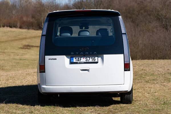 Sci-fi dodávka Hyundai nově bez dieselu. Co to Starii přineslo a o co přišla?