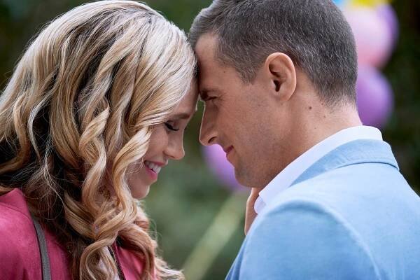 Velikonoce v utajení - Z filmu - Fiona Gubelmann, Brendan Penny