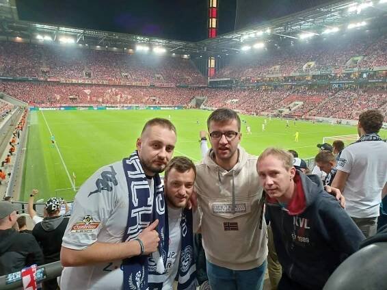 Slavia dál počítá padlé, Schranz má prasklinu v lebce. Slovácko řežou rozhodčí