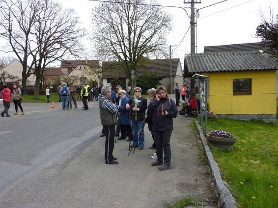 4. Jarní výstup na Petráškovu horu 23. 4. 2016 - Oficiální stránky obce Hvožďany