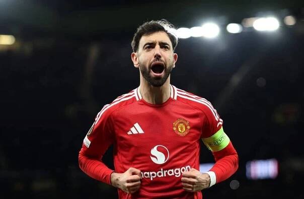 Man Utd 4 Real Sociedad 1 (5-2 agg): Bruno Fernandes the hat-trick hero but were referee's calls right?