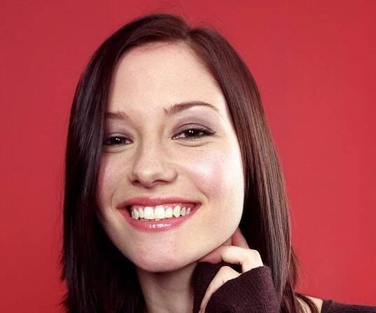 Chyler Leigh Biography - Facts, Childhood, Family Life & Achievements of Actress