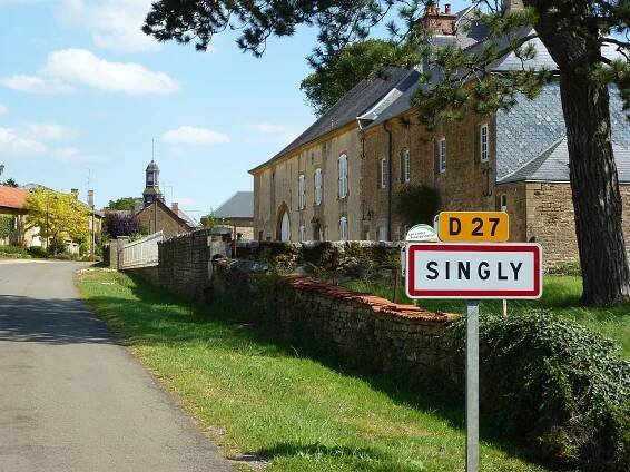Súbor:Singly (Ardennes) city limit sign.JPG – Wikipédia